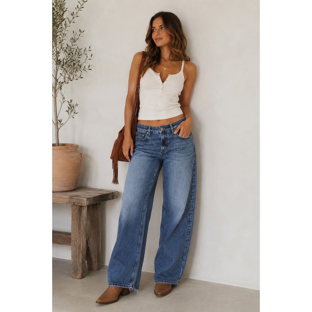 Hollister Low-Rise Baggy Jeans Medium Wash Distressed Wide Leg W28 Regular